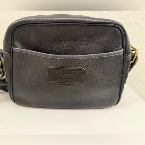 Vintage Dooney and Burke leather crossbody - Picture 2 of 9